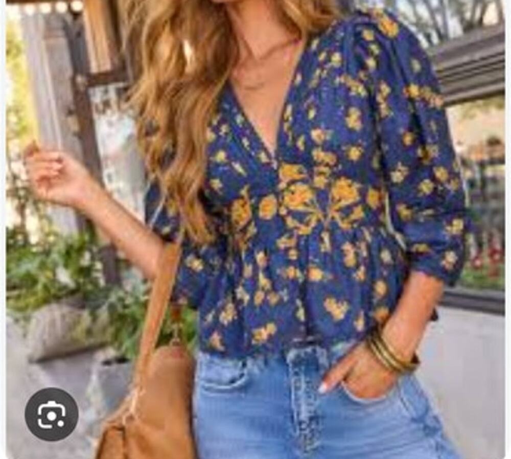 VICI Gold Meadow Floral Top, Navy/Gold, Size M, Runs Small, MSRP $58